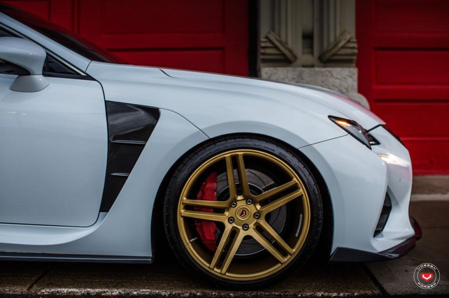 Детали экстерьера Lexus RC F on Vossen Wheels (VPS-302) 2017 года  (фото 7 из 15)